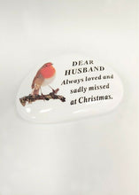 Load image into Gallery viewer, White Robin Pebble Christmas Memorial Tribute - Xmas Tree Plaque Verse Graveside